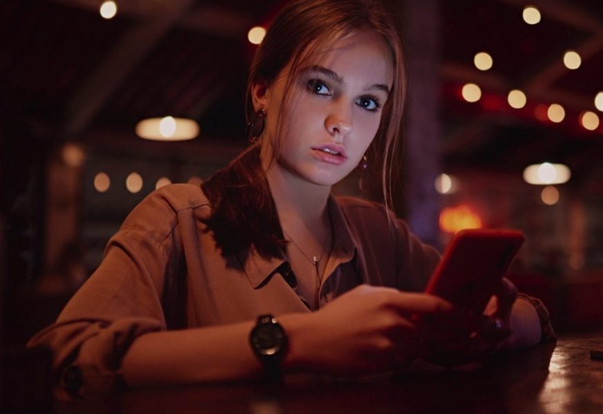 How a woman\\\'s side glance took the internet by storm trending image 1